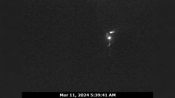 Traffic Cam Boothroyd 8A › North: Hwy 1 at Jackass Mountain summit, between Boston Bar and Lytton, looking north Player