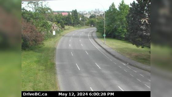 Traffic Cam Saanich › South: Hwy 17 southbound (Blanshard St) at - Rd, looking south Player