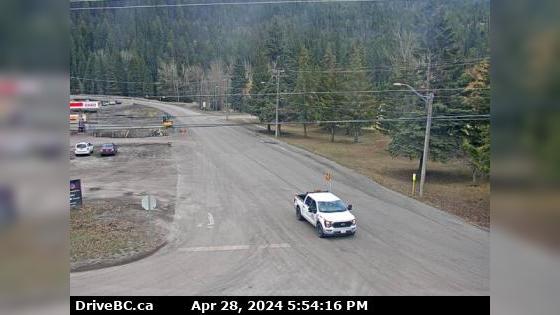 Traffic Cam Elkford › East: Hwy 43 at Fording River Road in - looking east Player