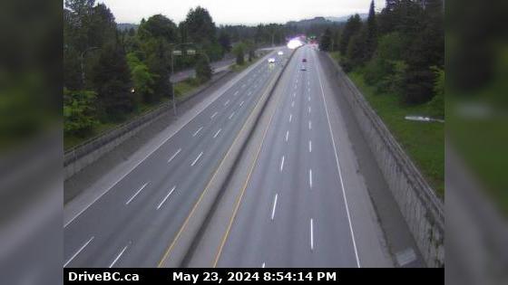 Traffic Cam North Vancouver › West: Hwy 1 (Upper Levels Highway) at Lonsdale Ave, looking west Player