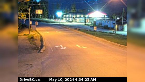 Traffic Cam Rossland › East: Hwy 3B at Hwy 22 near the - Weigh Scale, looking east on Hwy Player
