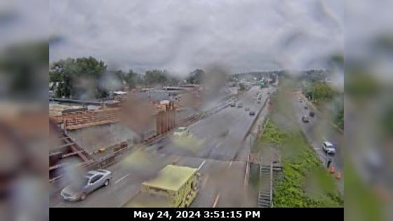Traffic Cam Bridgeview › East: Pattullo Bridge at south end, in Surrey, looking east Player
