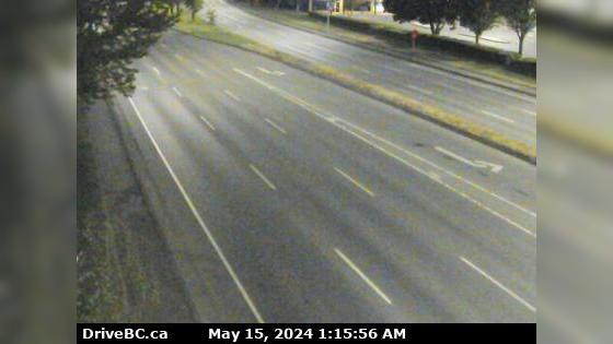 Traffic Cam Saanich › South: Hwy 17 at Cloverdale Ave in Victoria, looking south Player