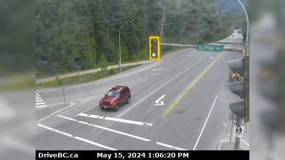 Traffic Cam Alpine Meadows › South: Hwy 99 at Alpine Way, looking south Player
