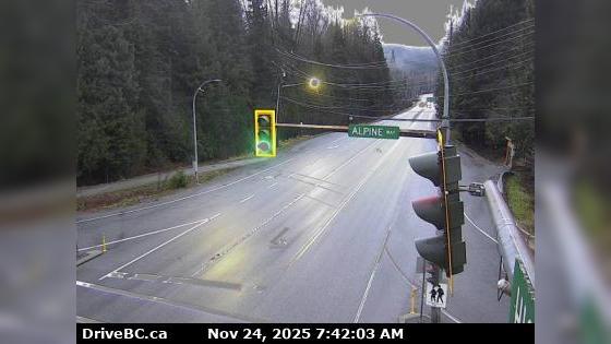 Traffic Cam Alpine Meadows › South: Hwy 99 at Alpine Way, looking south Player