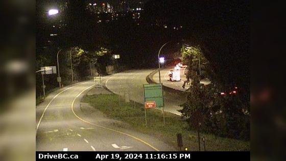 Traffic Cam West Vancouver › East: Hwy 1, at Cross Creek/15th St exit in - looking east Player