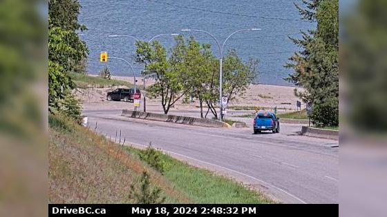 Traffic Cam Area K › East: Hwy 6 at Needles Ferry Landing, looking east towards front of line up near the rest area Player