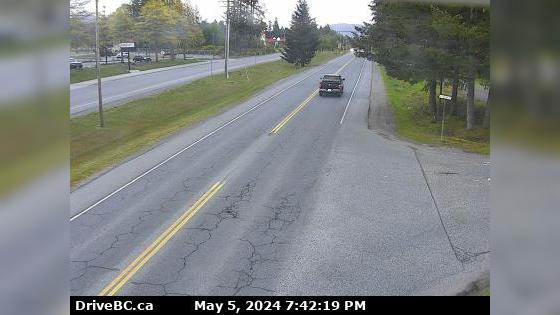 Traffic Cam Sooke › East: Hwy 14 at Lazzar Rd near - looking east Player
