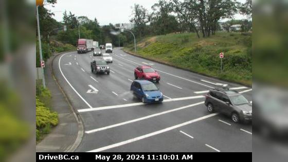 Traffic Cam Saanich › South: Hwy 17 northbound at - Rd, looking south Player