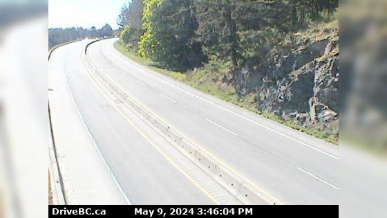 Traffic Cam Area A › West: Hwy 1, about 3.7 km south of Bamberton, looking west Player