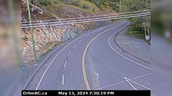 Traffic Cam Sooke › North: Hwy 14 at Glinz Lake Road, looking north Player