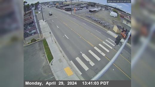 Traffic Cam The West Side: US-101: Eureka - PHB - Looking South Player