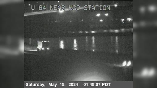 Traffic Cam Fremont › South: TV958 -- SR-84 : AT KGO TOWERS Player
