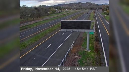 Traffic Cam Lakeport › North: SR-29: S of 20 JCT - Looking North Player
