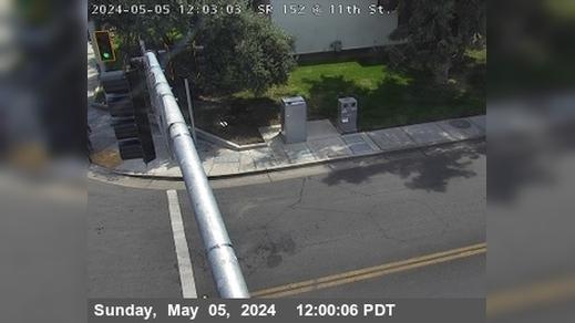 Los Banos: WB SR 152 11th St (Signal Cam) Traffic Camera