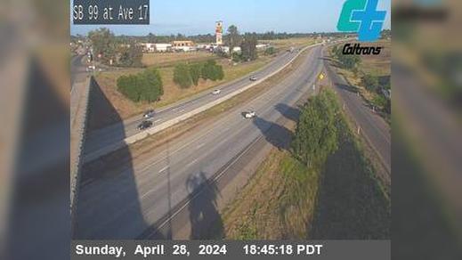 Traffic Cam Madera › South: MAD-99-AT AVE Player