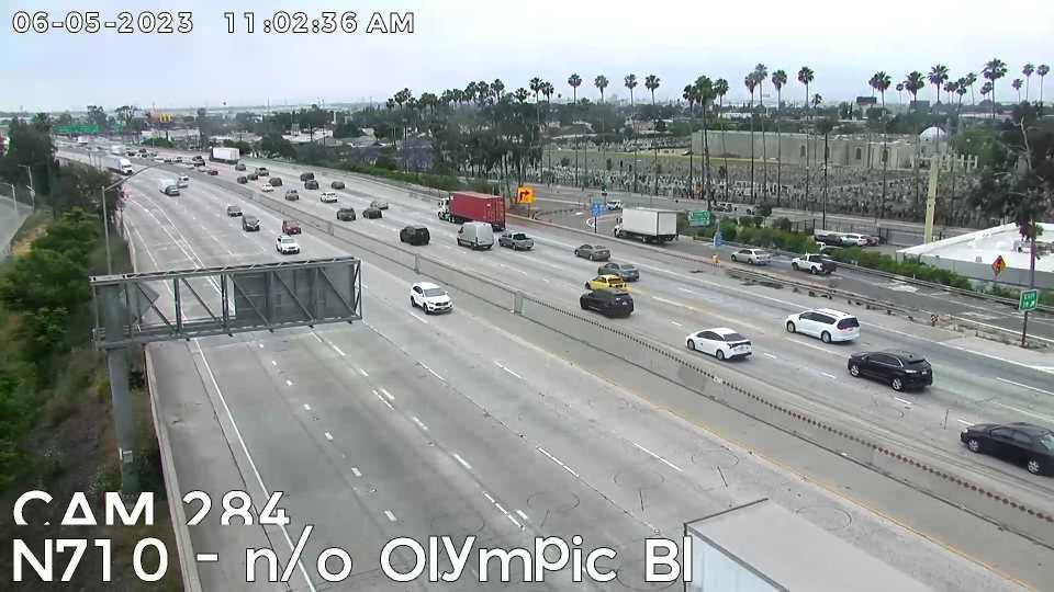 East Los Angeles › North: Camera 284 :: N710 - N/O RTE 5: PM 23.7 Traffic Camera