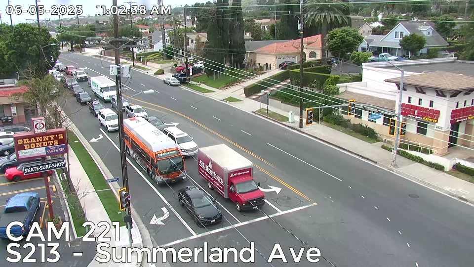 Traffic Cam Los Angeles › East: Camera 221 :: E134 - SUMMERLAND AVE: PM 8.8 Player