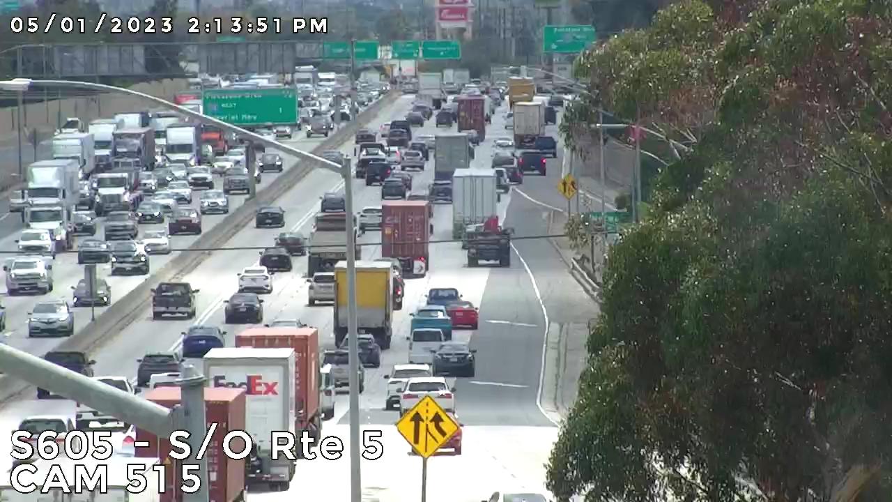 Traffic Cam East Hollywood › South: Camera 606 :: S101 - WESTERN: PM Player