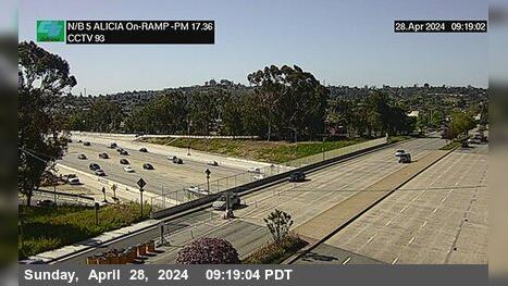 Traffic Cam Mission Viejo › North: I-5 : Alicia Parkway On Player