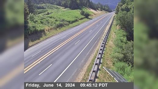 Piercy › South: US-101 : South of SR 271 - Looking South (C030) Traffic Camera
