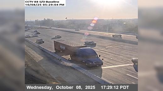 Rancho Cucamonga › North: I-15 : (88) 0.5 Miles S of Baseline Traffic Camera