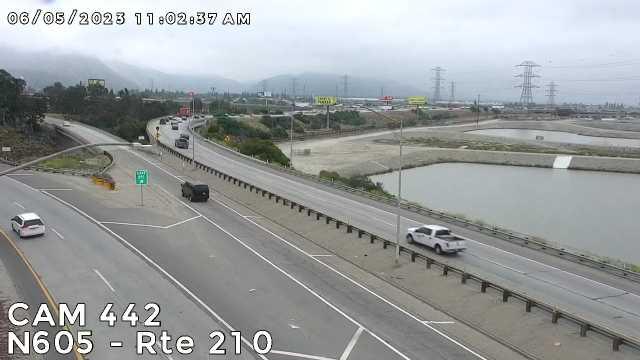Traffic Cam Irwindale › North: Camera 442 :: N605 - S/O ROUTE 210: PM 25.5 Player