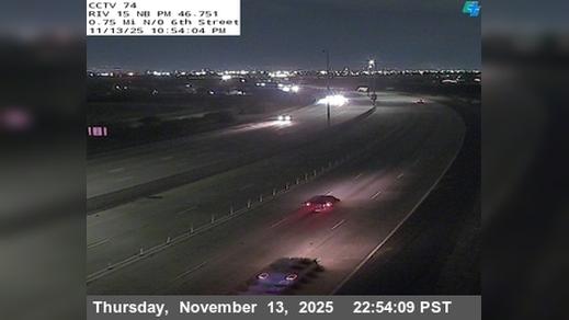 Traffic Cam Eastvale › North: I-15 : (74) .75mi North Of 6th Street Player