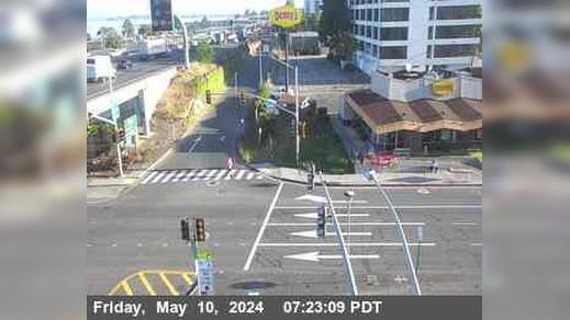 Traffic Cam Berkeley › East: TVH02 -- I-80 : Powell Street Offramp Player