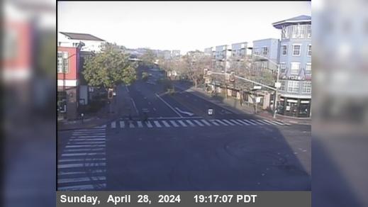 Traffic Cam Berkeley › North: T250E -- SR-123 : 40th Street - Looking East Player