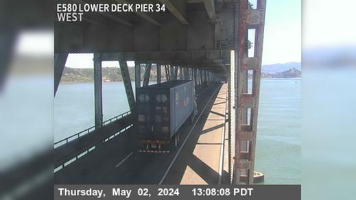 San Quentin › East: TVR29 -- I-580 : Lower Deck Pier Traffic Camera