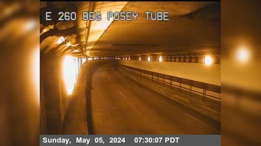 Alameda › East: TVA02 -- SR-260 : Posey Tube Tunnel Entrance Traffic Camera