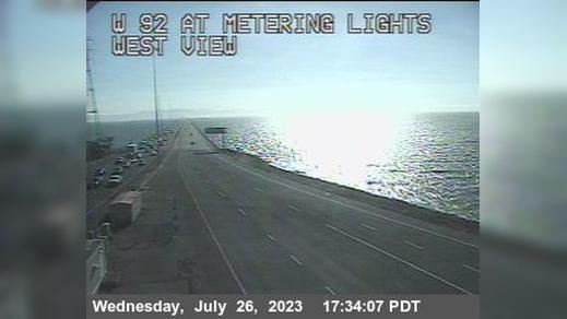 Traffic Cam Hayward › West: TVE15 -- SR-92 : San Mateo Bridge Metering Lights Player