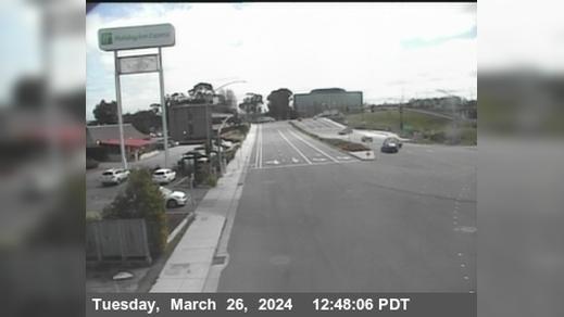 Traffic Cam Burlingame › North: T093S -- US-101 : N101 Broadway On Off Ramp Southview Player