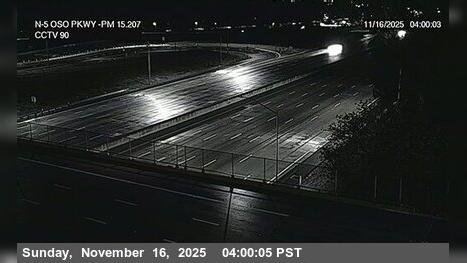 Traffic Cam Mission Viejo › North: I-5 : Oso Parkway Overcross Player