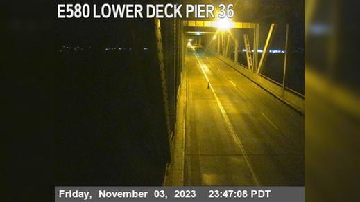 Traffic Cam Paradise Cay › East: TVR31 -- I-580 : Lower Deck Pier Player