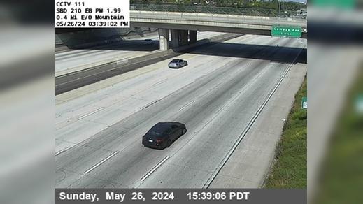 Upland › East: I-210 : (111) 0.4 Miles East of Mountain Traffic Camera