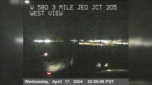 Midway › West: TV842 -- I-580 : Just East Of I-205 Traffic Camera