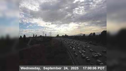 Pinole › East: TVH35 -- I-80 : East Of Richmond Parkway Traffic Camera