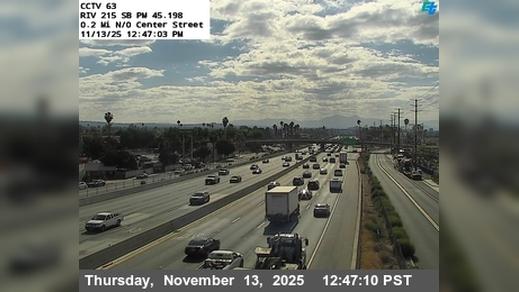 Highgrove › South: I-215 : (63) 1.4 Miles N of Columbia Traffic Camera