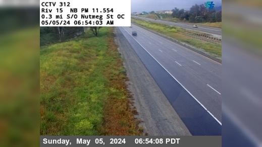California Oaks › North: I-15 : (312) 0.3 mi S/O Nutmeg St OC Traffic Camera