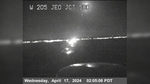 Mountain House › West: TV841 -- I-205 : Just East Of Jct 580 Traffic Camera