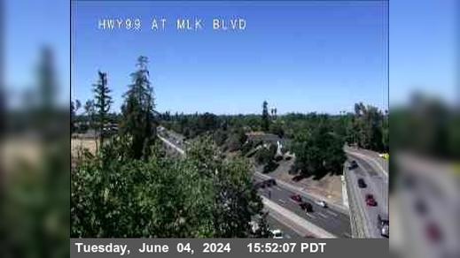Traffic Cam Sacramento: Hwy 99 at Martin Luther King Player