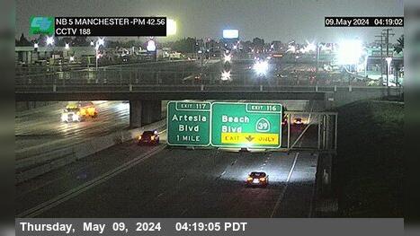 Traffic Cam Buena Park › North: I-5 : Manchester Avenue (South of Stanton) Player