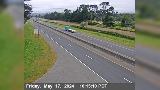 Rohnerville › South: US-101 : North Of SR-36 - Looking North (C003) Traffic Camera