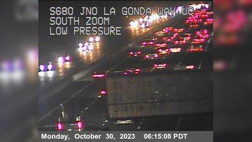 Traffic Cam Alamo › South: TVF17 -- I-680 : Just North Of La Gonda Way Undercross Player