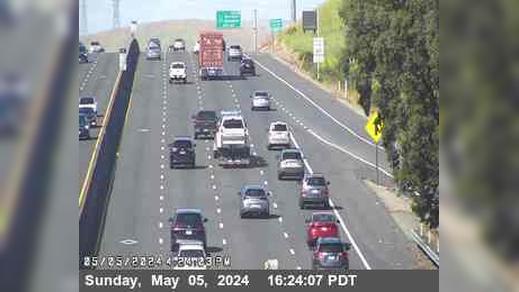 Traffic Cam Pinole › East: TV511 -- I-80 - Valley Road Player