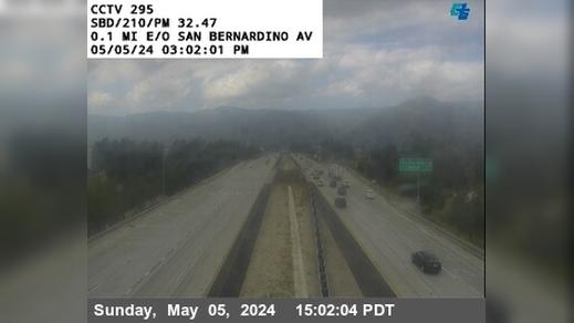 Redlands › East: I-210 : (295) East of San Bernardino Avenue Traffic Camera