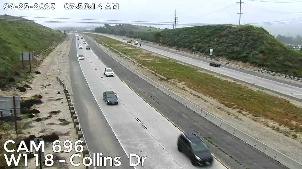 Traffic Cam Moorpark › West: Camera 696 :: W118 - COLLINS DR: PM 21.4 Player
