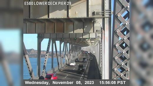 Traffic Cam San Quentin › East: TVR26 -- I-580 : Lower Deck Pier Player